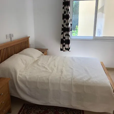 Immaculate 2 Bedroom *